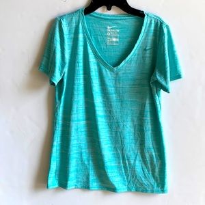Nike Workout T-Shirt. Tiel Size Medium. Dry Fit